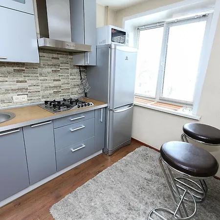 Apartament Euro On Metro Yakuba Kolasa *